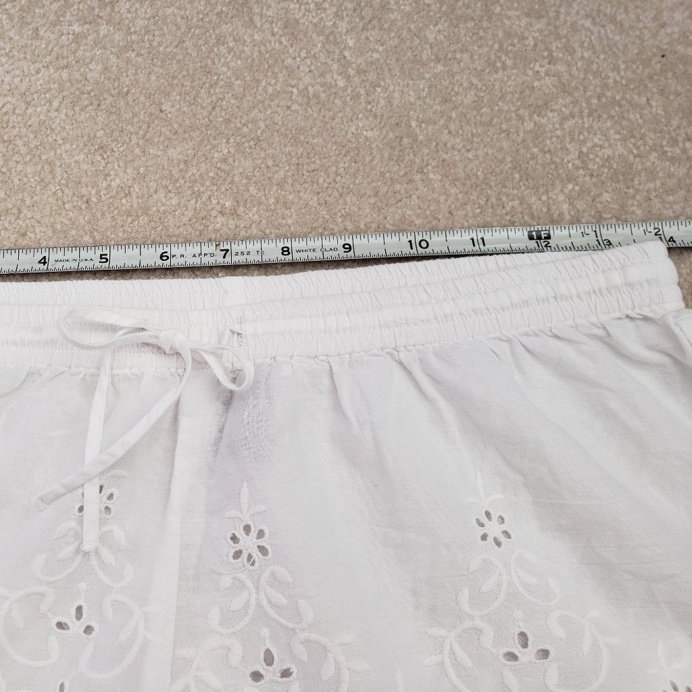 White Eyelet Drawstring Women's Shorts - Picture 5 of 8